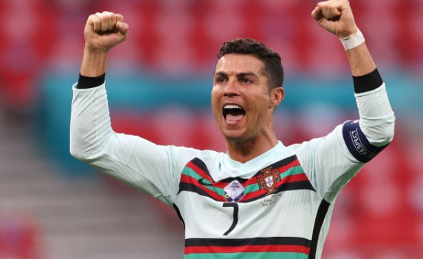 রোনালদোর চাপ কমানোর চেষ্টা পর্তুগাল কোচের