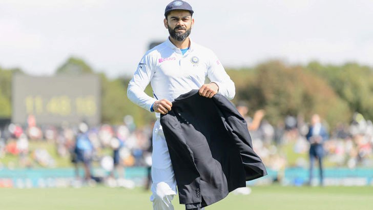 ধোনিকে ছাড়িয়ে কোহলির রেকর্ড 