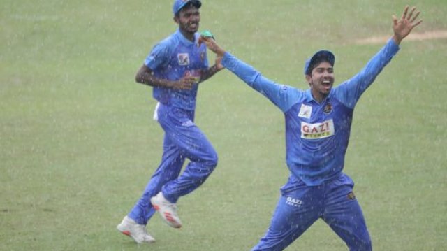 সাকিব নেই, তাই ভাগ্যও বদলায়নি মোহামেডানের