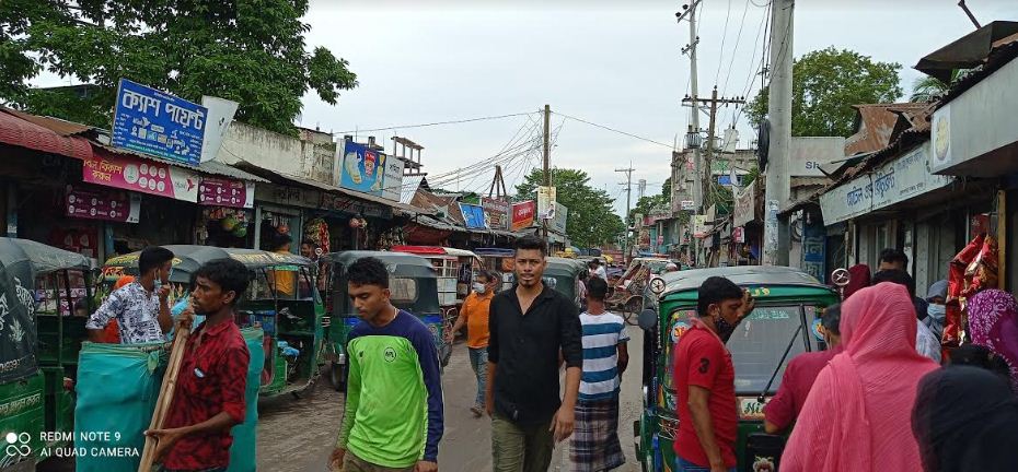 কঠোর লকডাউনের প্রথমদিনে ব্রাহ্মনপাড়ায় নেই প্রশাসনের তৎপরতা