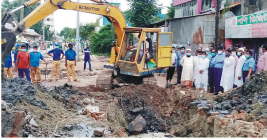  কোম্পানীগঞ্জ বাজারের জলাবদ্ধতা নিরসনে দখল করা খাল খনন শুরু