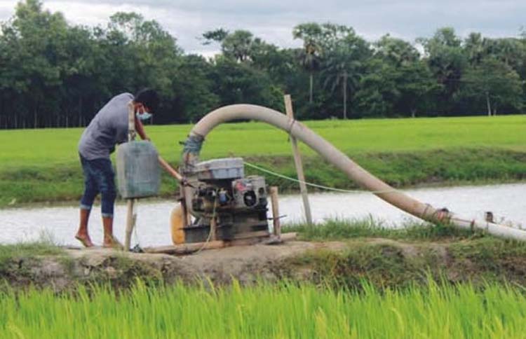 দেবীদ্বারে ডেজার মেশিন ধ্বংস 