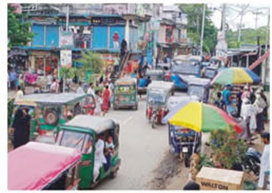 নিত্য যানজটে দুর্ভোগ ব্রাহ্মণপাড়া উপজেলা সদরে