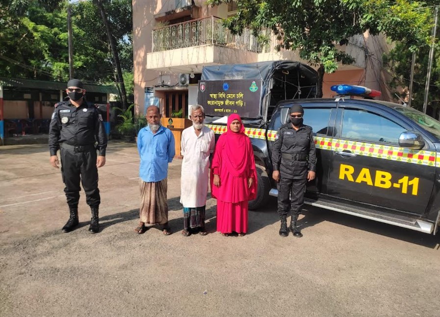 দেবিদ্বারে প্রকাশ্যে কিশোরীর মাকে লাঠিপিটার ঘটনায় চার আসামী গ্রেফতার