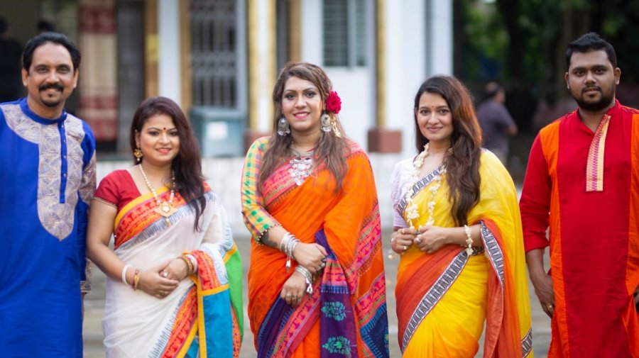 জন্মাষ্টমীতে বিনা পারিশ্রমিকে তাদের গান