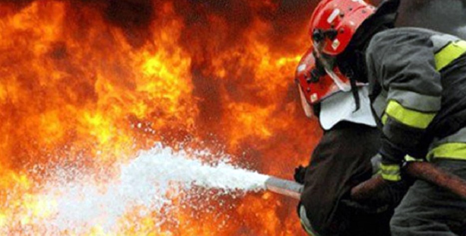 চট্টগ্রামে আয়কর ভবনের নিচতলায় আগুন