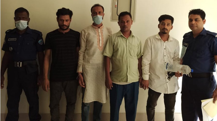 নোয়াখালীতে অস্ত্র প্রদর্শনের ভিডিও ভাইরাল, গ্রেফতার ৪