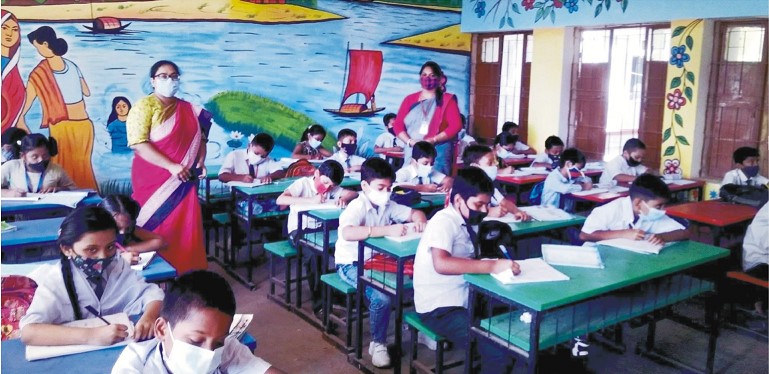 প্রথম দিন ক্লাসে হাজির ৮০ শতাংশ শিক্ষার্থী