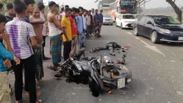চান্দিনায় বাস চাপায় মোটরসাইকেল আরোহী নিহত