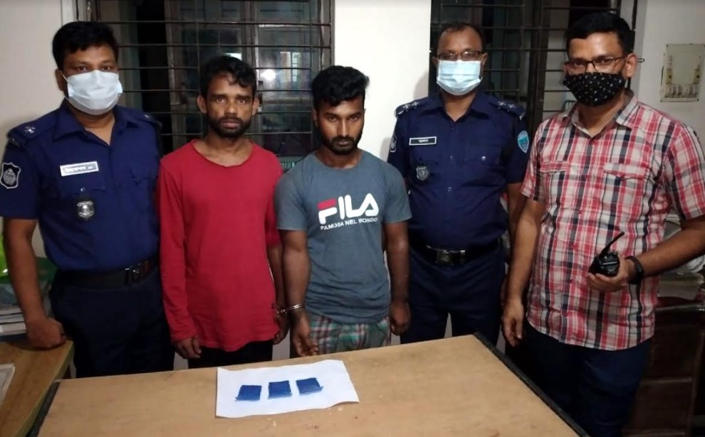 কুমিল্লা সদর দক্ষিণে ৬০০ পিস ইয়াবাসহ ২ জন গ্রেফতার