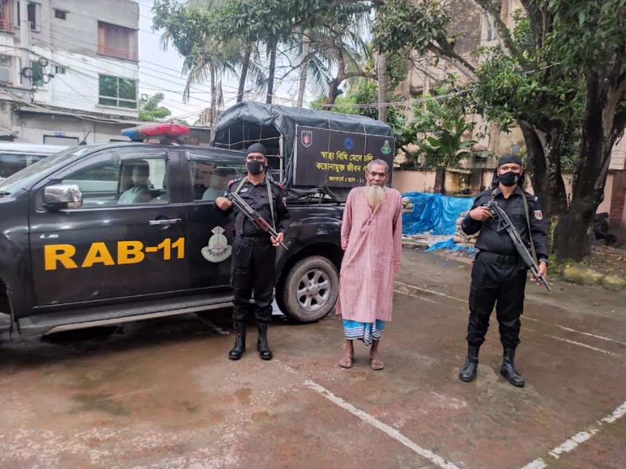 মাদক বিক্রির টাকায় সংসার চলে বৃদ্ধ আবুল কাশেমের!