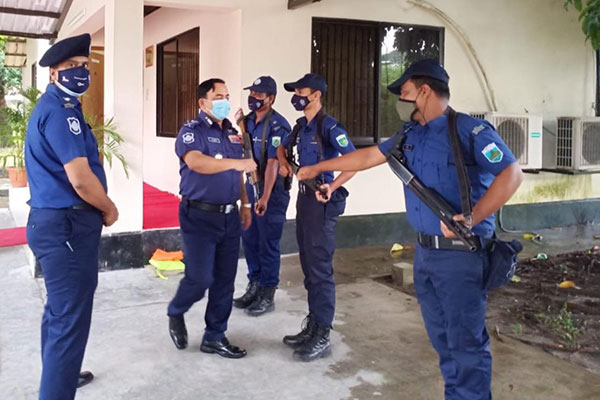 যে ছবি বদলে যাওয়া বাংলাদেশ পুলিশের প্রতিচ্ছবি