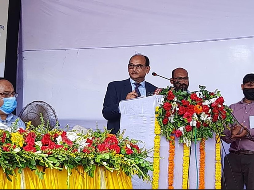 খেলার ছলে ট্রেনে ঢিল মারা এবং বিনা টিকিটে ট্রেনে চড়া বন্ধ করতেও সংশ্লিষ্টদের রেলপথ মন্ত্রীর নির্দেশনা