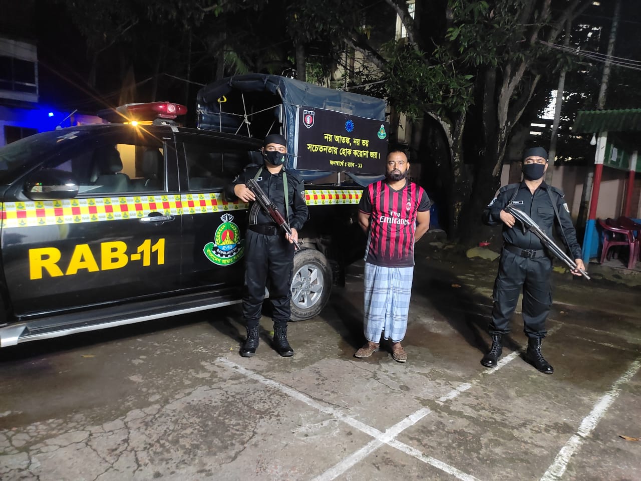 কুমিল্লায় বিদেশী পিস্তলসহ দুই মাদক ব্যবসায়ী গ্রেফতার