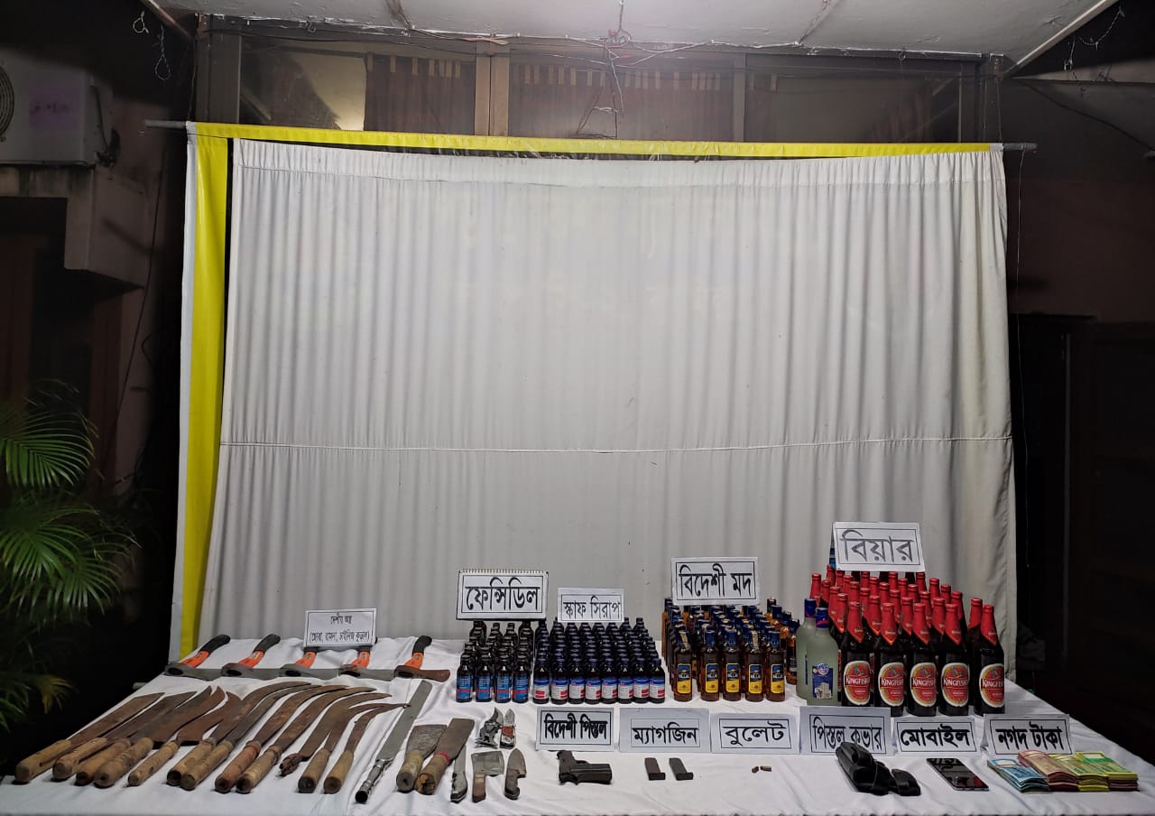 কুমিল্লায় বিদেশী পিস্তলসহ দুই মাদক ব্যবসায়ী গ্রেফতার