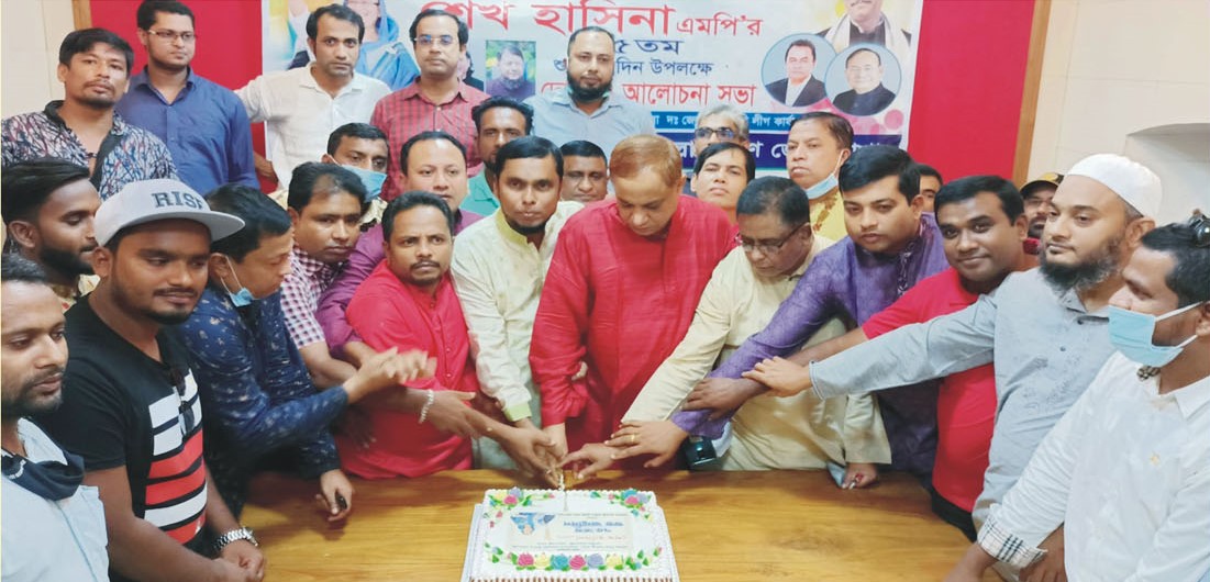 কুমিল্লা দক্ষিণ জেলা যুবলীগের উদ্যোগে শেখ হাসিনার জন্মদিন পালন
