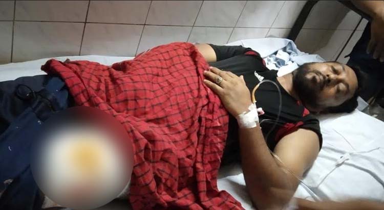 চান্দিনায় তুচ্ছ ঘটনায় ঔষধ ব্যবসায়ীকে ছুরিকাঘাত