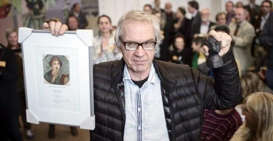 মহানবীর (সা.) ব্যঙ্গচিত্র আঁকা সেই কার্টুনিস্ট দুর্ঘটনায় নিহত