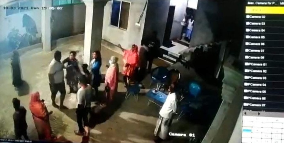 কুমিল্লায় শিল্পী পপলুর বাসায় যুবকের ছুরি নিয়ে হামলা, হামলাকারী গ্রেফতার