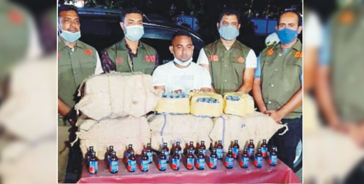 কুমিল্লায়  ৭ শ’ বোতল ফেনসিডিলসহ যুবক আটক