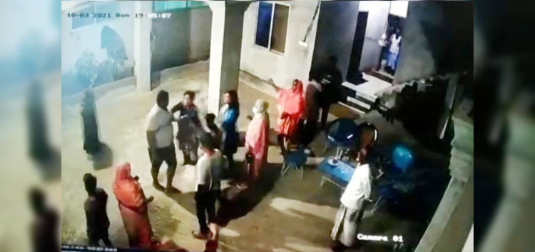 বাসায় যুবকের ছুরি নিয়ে হামলায় নারী আহত, হামলাকারী গ্রেফতার