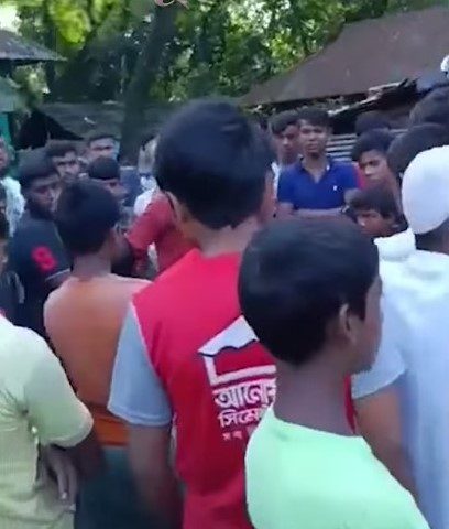 চান্দিনায় মেয়ের মতো বাবাকেও গলা কেটে হত্যার চেষ্টা  