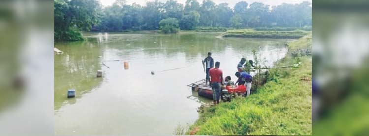 ড্রেজারে মাটি উত্তোলন ব্রাহ্মণপাড়ায় ইউপি সদস্যকে ৫০ হাজার টাকা জরিমানা