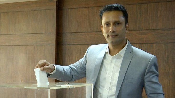 বিসিবিতে হেরে গেলেন পাইলট