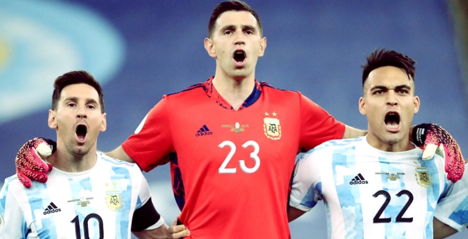 বর্ষসেরা গোলরক্ষকের লড়াইয়ে আর্জেন্টিনার মার্টিনেজ