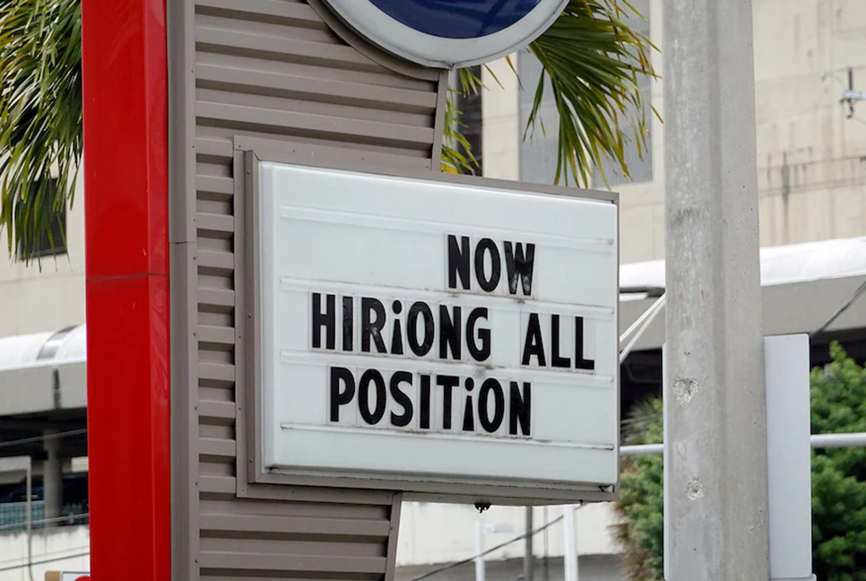 আমেরিকায় একমাসেই চাকরি ছাড়লেন রেকর্ড সংখ্যক মানুষ