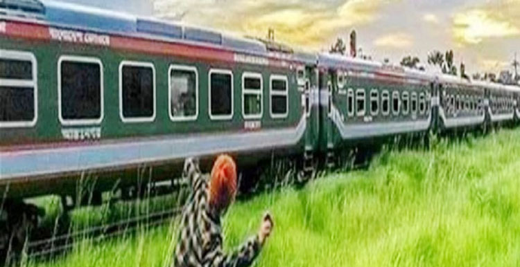 কুমিল্লায় ট্রেনে পাথর নিক্ষেপ শিশুসহ তিন যাত্রী আহত