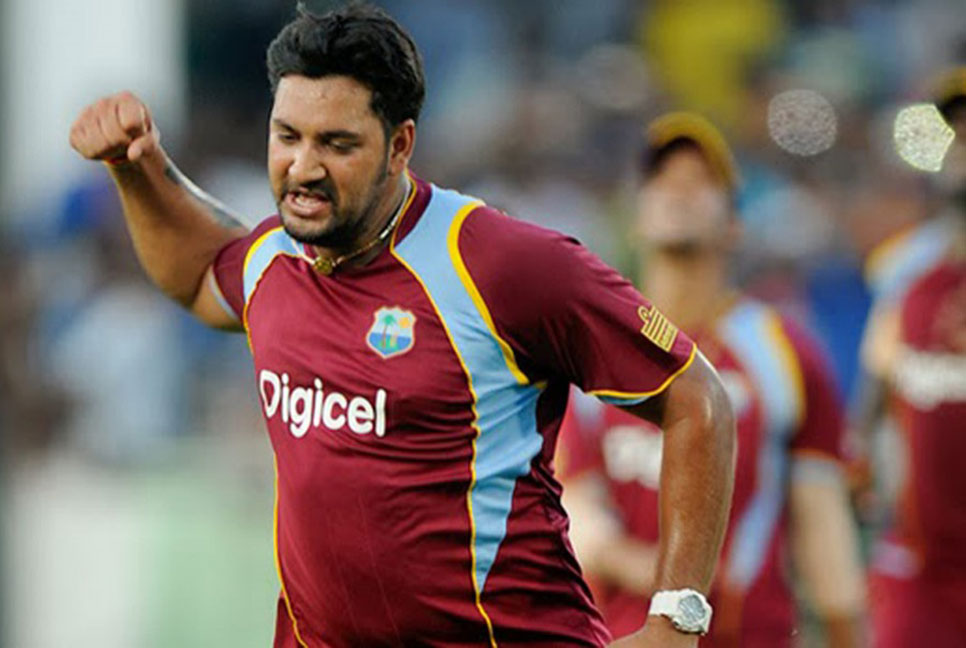 বল হাতে আত্মবিশ্বাসী রামপল