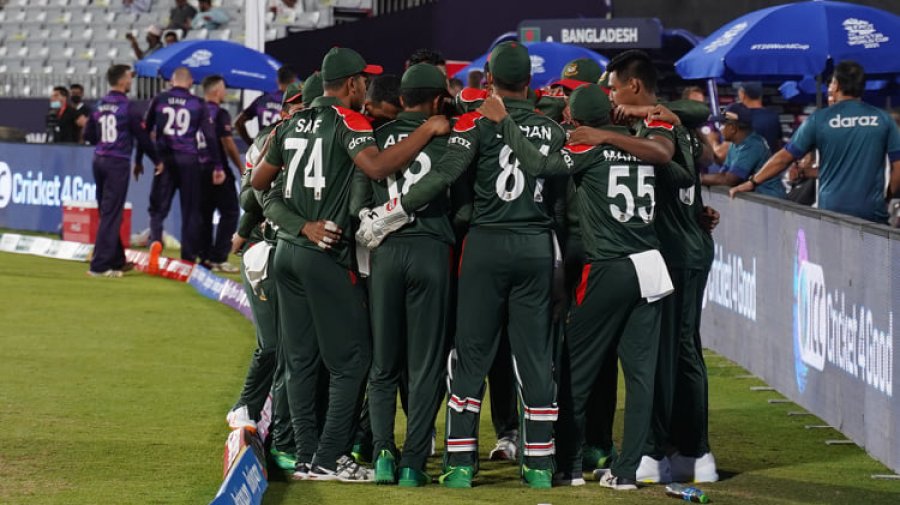 তৃতীয় ওভারেই কোয়েটজারকে তুলে নিলেন সাইফউদ্দিন