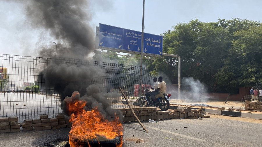 সুদানে অভ্যুত্থানবিরোধী বিক্ষোভে গুলি, নিহত ৭