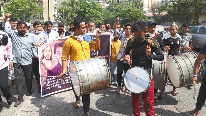 ‘প্রিন্স’ আরিয়ানের জন্য যা করলেন শাহরুখ ভক্তরা