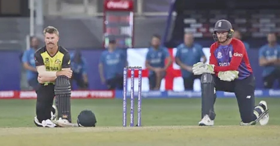 শুরুতেই ইংলিশ বোলারদের তোপের মুখে অস্ট্রেলিয়া