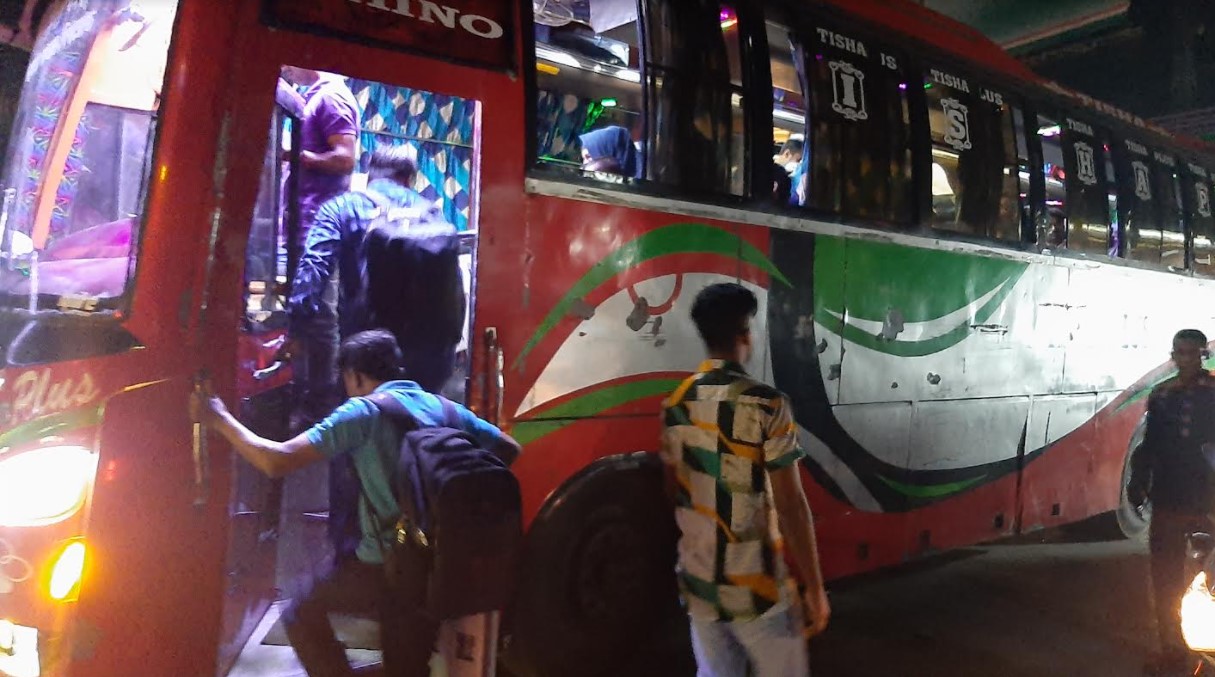 ধর্মঘট প্রত্যাহারে কুমিল্লা থেকে ছাড়লো দূরপাল্লার বাস