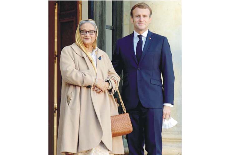 লন্ডন থেকে প্যারিস পৌঁছেছেন প্রধানমন্ত্রী শেখ হাসিনা 