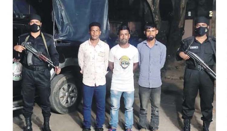 কুমিল্লায় মুক্তিপণের টাকাসহ ৩ অপহরণকারী গ্রেপ্তার