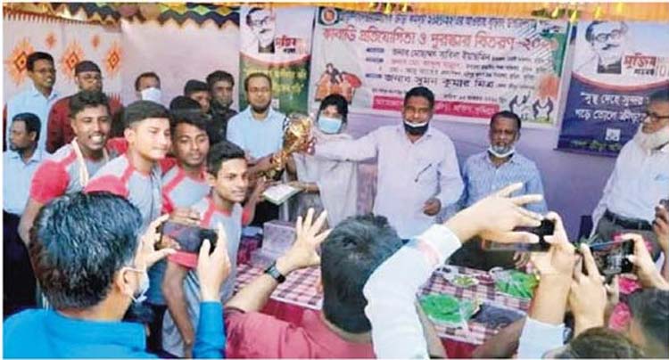বুড়িচং উপজেলায় টানা ১১ বার কাবাডি চ্যাম্পিয়ন হরিপুর আদর্শ উচ্চ বিদ্যালয়