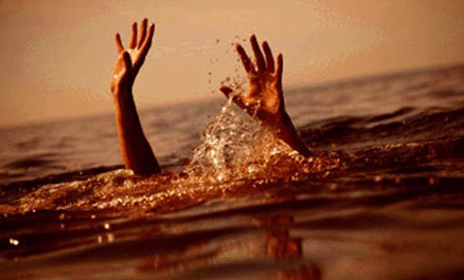 চাঁদপুরে পানিতে ডুবে জমজ শিশুর মৃত্যু