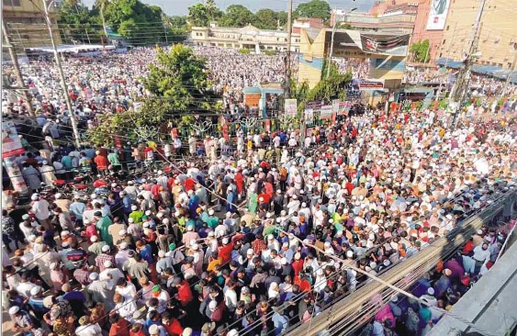 আফজল খানের জানাজায় মানুষের ঢল