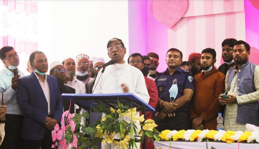 চান্দিনায় শিক্ষার মনোন্নয়ন শীর্ষক মতবিনিময় সভায় অধ্যাপক ডা. প্রাণ গোপাল দত্ত