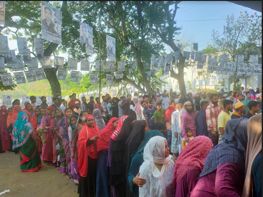 কুমিল্লার ৩০ ইউনিয়নে ভোটগ্রহণ চলছে