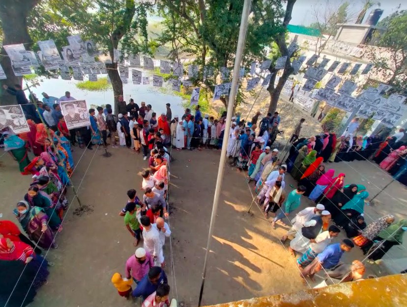 কুমিল্লার ৩০ ইউনিয়নে ভোটগ্রহণ চলছে