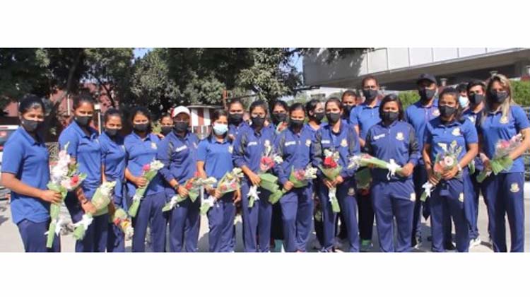 দেশে ফিরল নারী ক্রিকেট দল