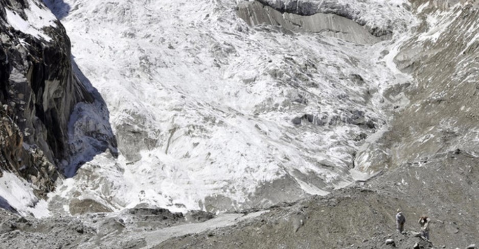 কাশ্মীরে পাকিস্তান সেনাবাহিনীর হেলিকপ্টার বিধ্বস্ত, ২ পাইলট নিহত