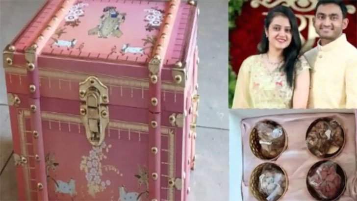 ৪ কেজির বাক্সে ব্যবসায়ীর ছেলের বিয়ের কার্ড!