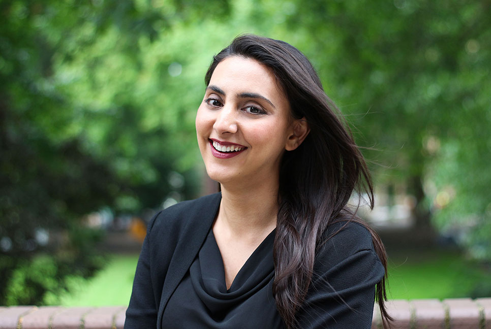 আফগান শরণার্থী শিশু রেহানা ব্রিটেনের নামকরা ব্যারিস্টার