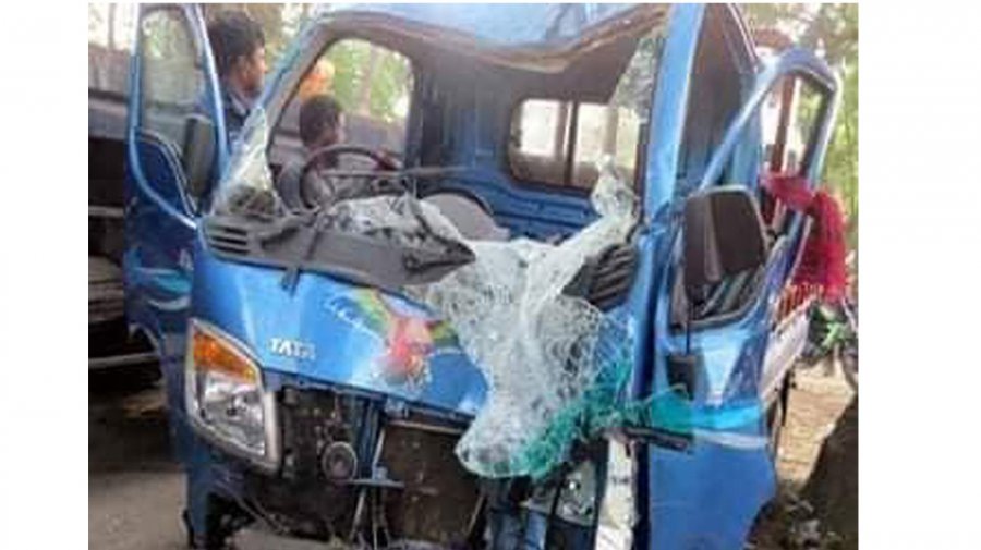 গাছের সঙ্গে পিকআপের ধাক্কায় হতাহত ২